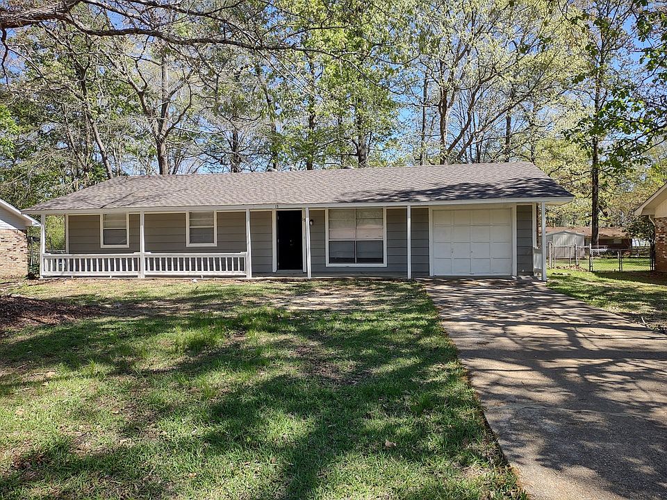 1st image of 18 Dogwood Dr