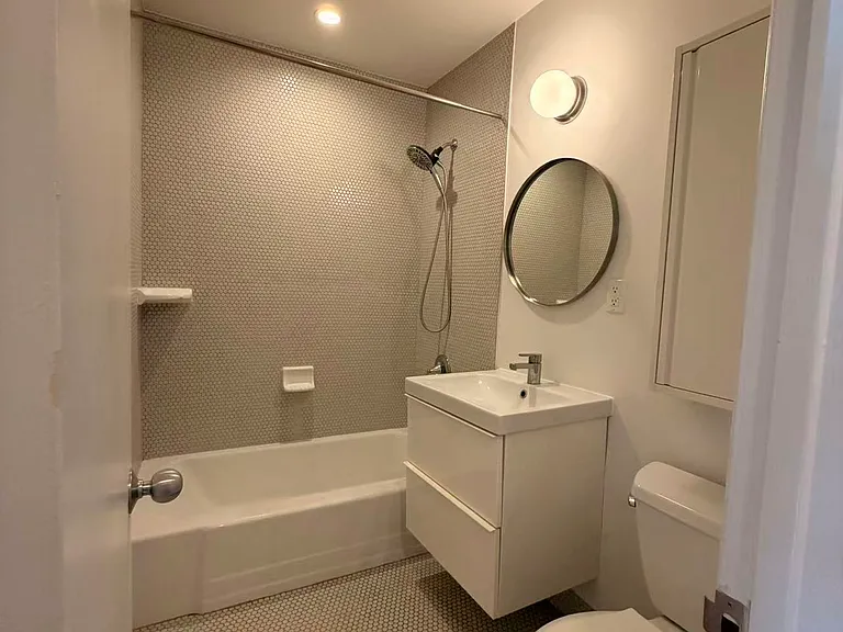 147 N Michigan Ave #5 — Photo 10
