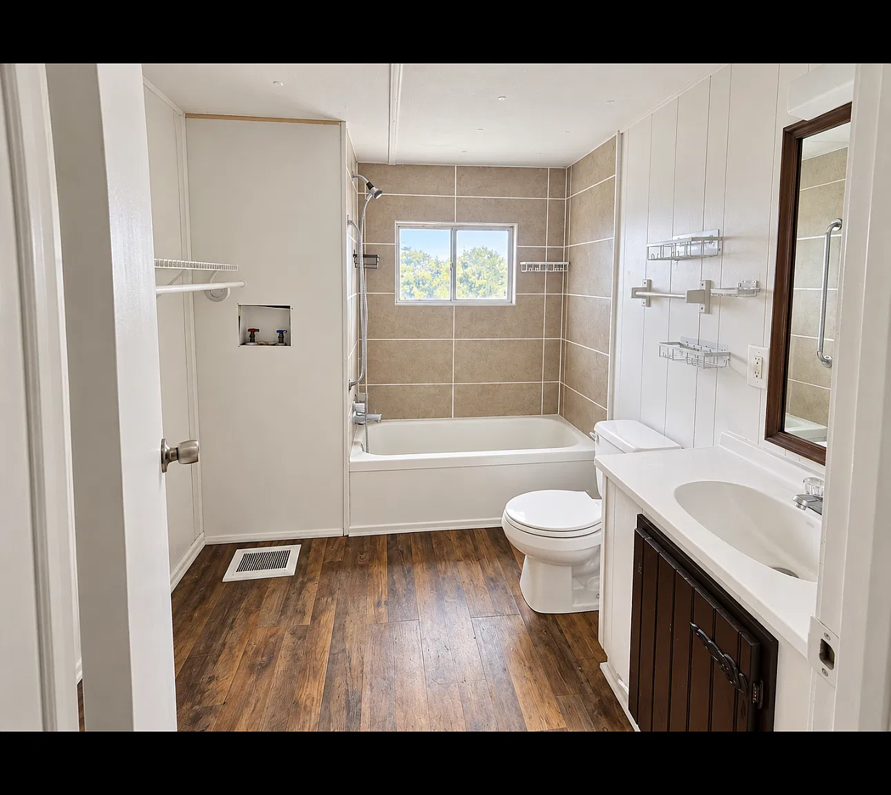 2 bed, 700 sqft, $750 — Photo 4