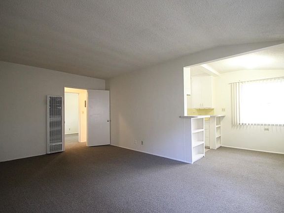 4th image of 709 Locust St APT 1