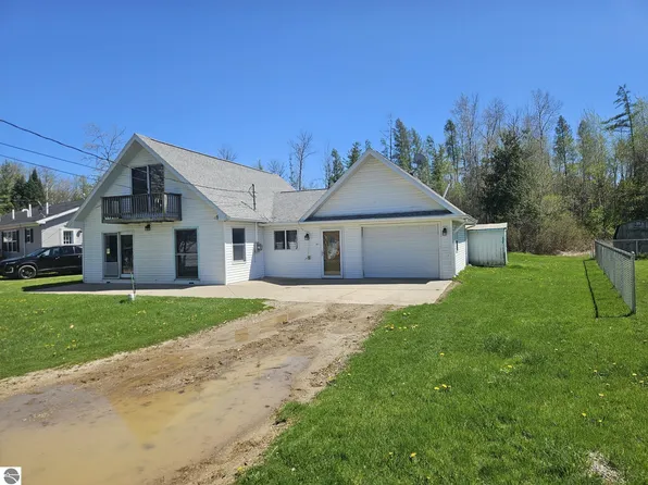 4411 Birch Dr, Lake, MI 48632