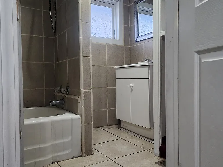 396 Norton St #1 — Photo 13