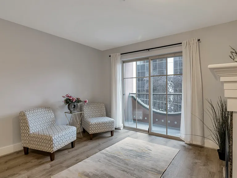 123 Queen Anne Ave #301 — Photo 2