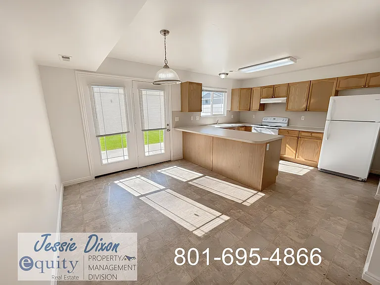 2359 N 275 E — Photo 5