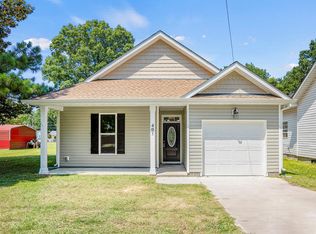 405 E Waddell St, Selma, NC 27576