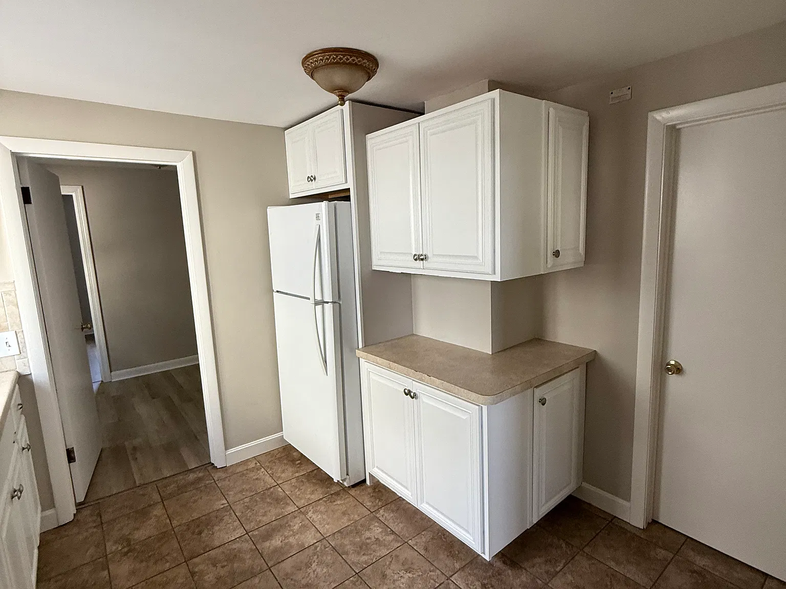 11 Nixon Ave — Photo 2