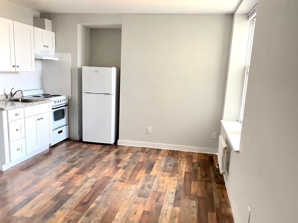 1st image of 215 E Broadway #4HHH