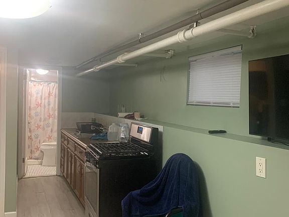 3rd image of 94-24 Park Ln S #1