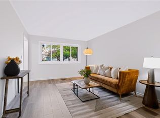 121 University Ave E #102, Waterloo, ON N2J 4J1
