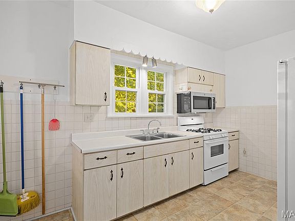 5th image of 3967 Highland Rd