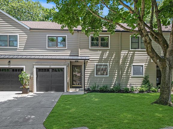 2nd image of 15 High Oaks Court