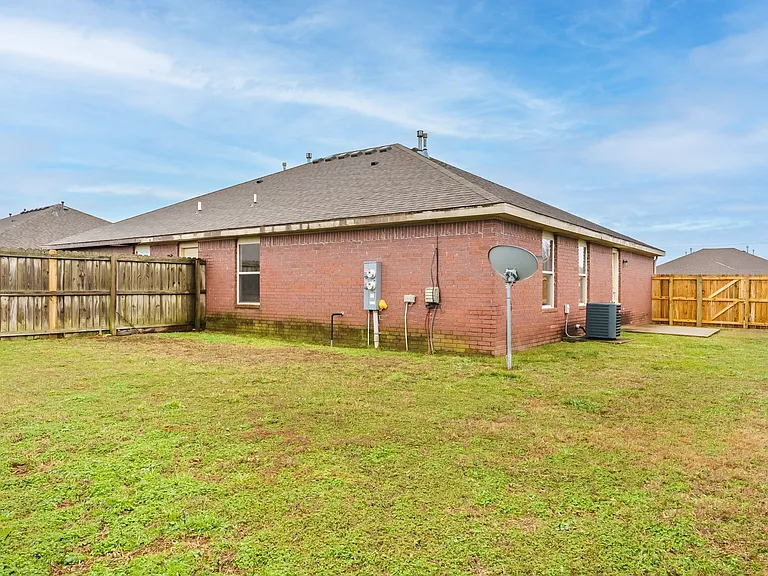 417 E Southern Trace Dr — Photo 15
