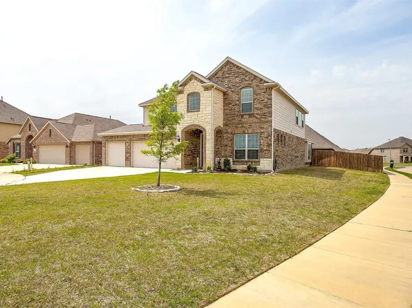2400 Maple Stream Dr, Fort Worth, TX 76177