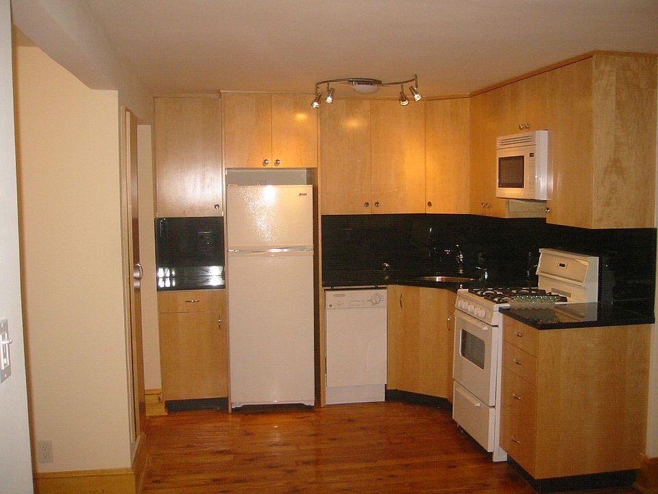 2nd image of 183 Congress St APT 1R