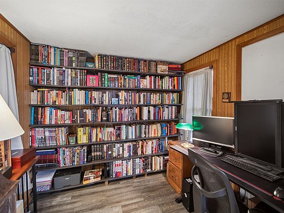 5th image of 3121 44th St