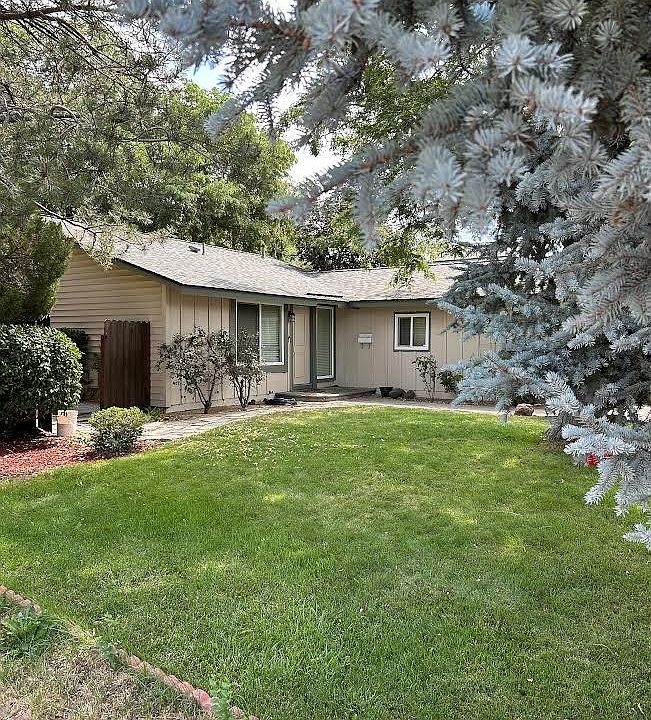 1st image of 821 Glen Martin Dr