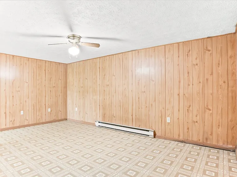 102 Linwood Ct — Photo 45