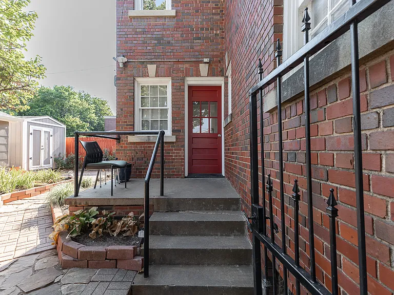 2547 SW 23rd St #UPPER — Photo 28