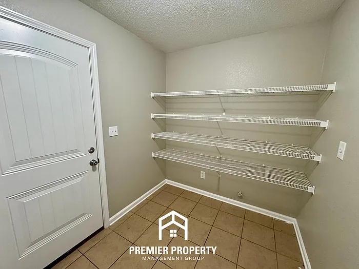 2506 Boxford Ln — Photo 8