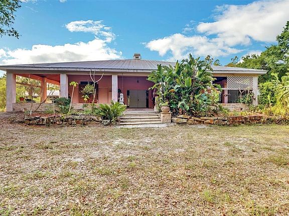 3rd image of 1000 Rabbit Run Rd