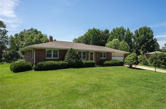 1st image of 21 Sheryl Dr