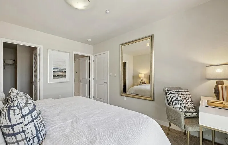 1 bed, 1.0 bath, 659 sqft, $4,200 — Photo 2