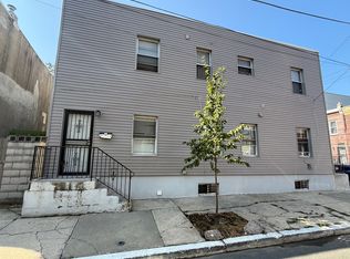 1427 S 21st St #1F, Philadelphia, PA 19146