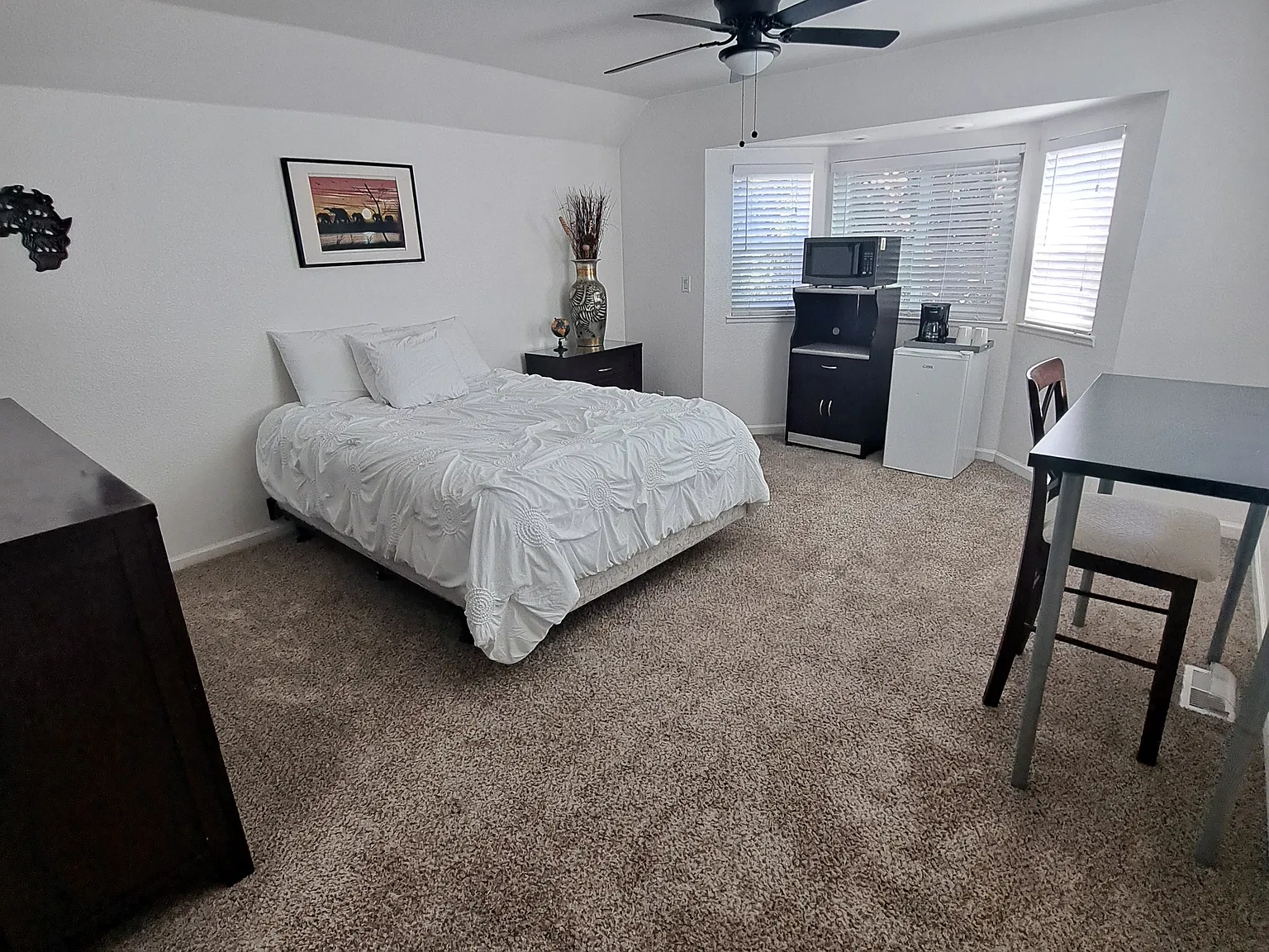 Golf Cir E — Photo 2