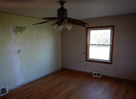 3rd image of 13244 S Huron River Dr