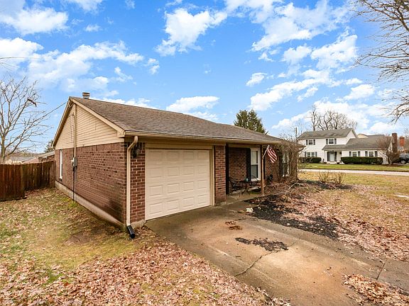3rd image of 929 Wyndham Hills Dr