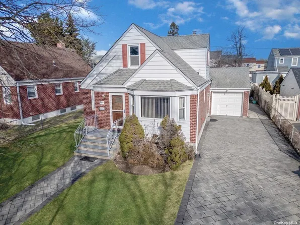 216 Village Avenue, Elmont, NY 11003
