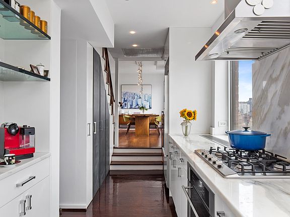 4th image of 131 E 81st St Penthouse A