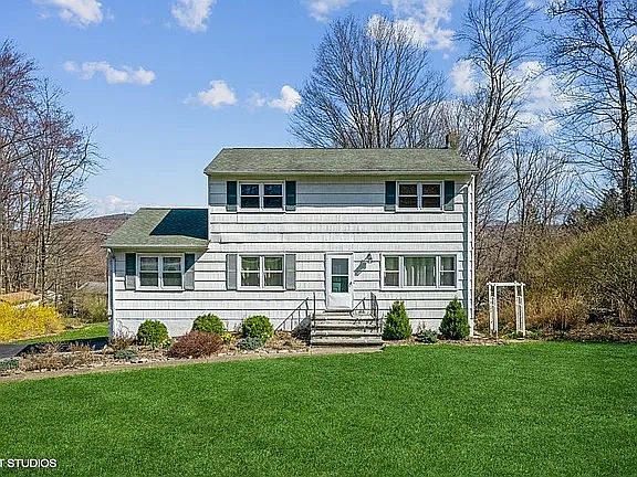 4th image of 126 Linden Ln #0