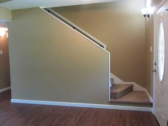 3rd image of 2501 Meadow Ln