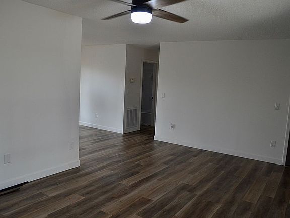 5th image of 1000 Hickory Hill Dr