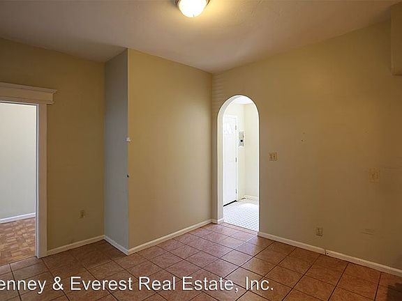 3rd image of 735 Greenwich St