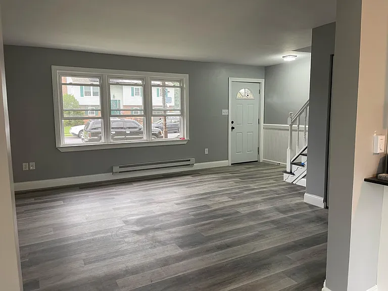 570 Elm St — Photo 13