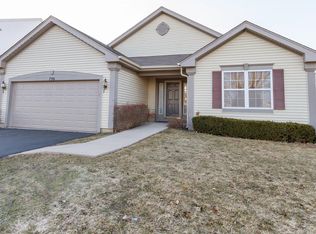796 Portsmouth Dr, Hampshire, IL 60140