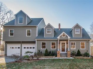 787 Squaw Rock Rd, Moosup, CT 06354