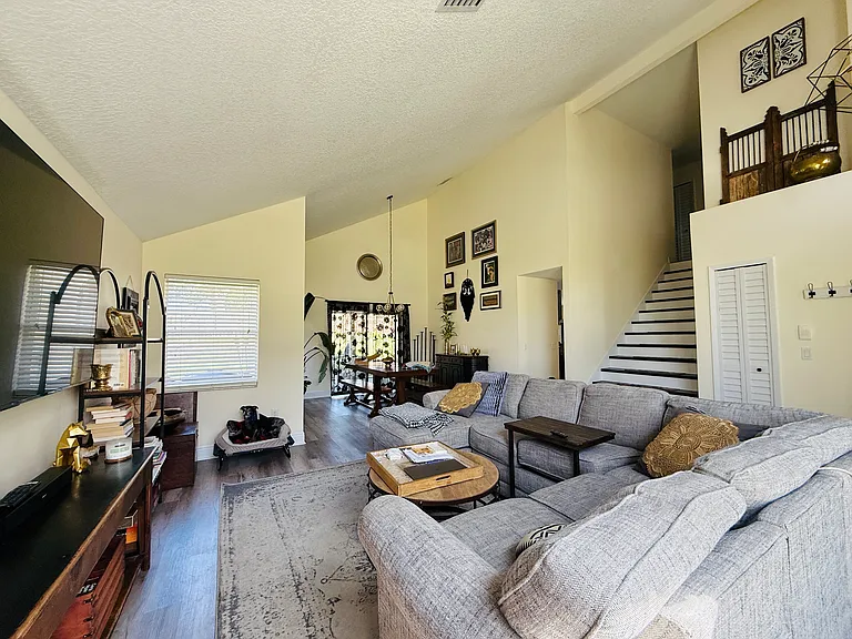 1047 Brielle Ave — Photo 5