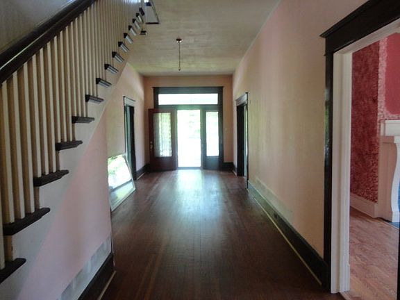 2nd image of 410 Park Ave