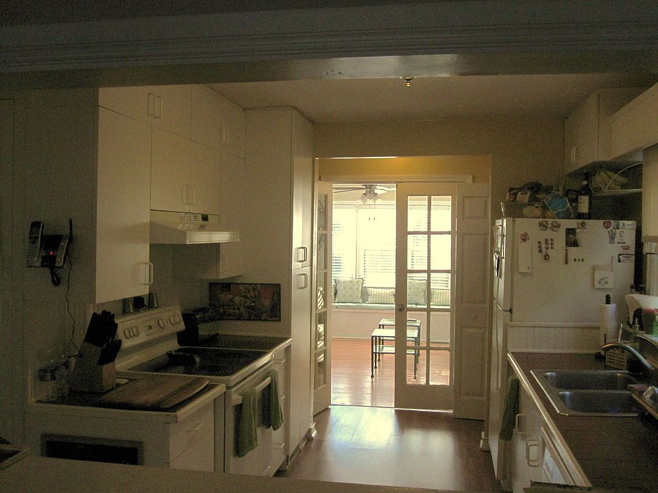 2nd image of 1672 Bridgeport Dr