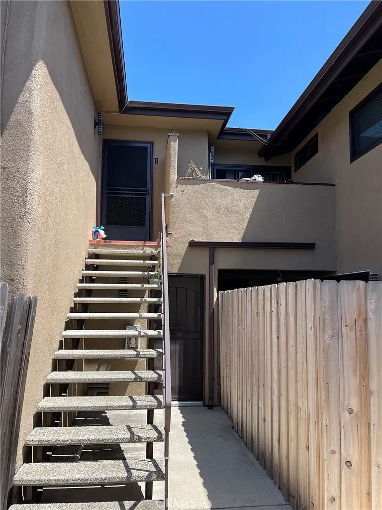 1 bed, 4125 sqft, $2,495 — Photo 1