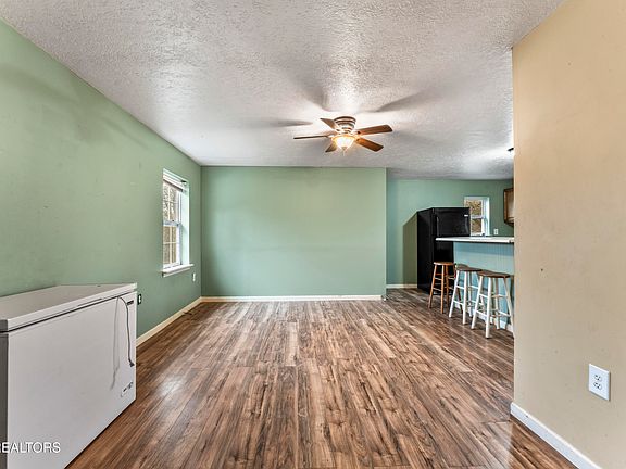 3rd image of 965 Malone Rd