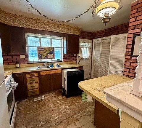 4th image of 1438 Sattes Cir