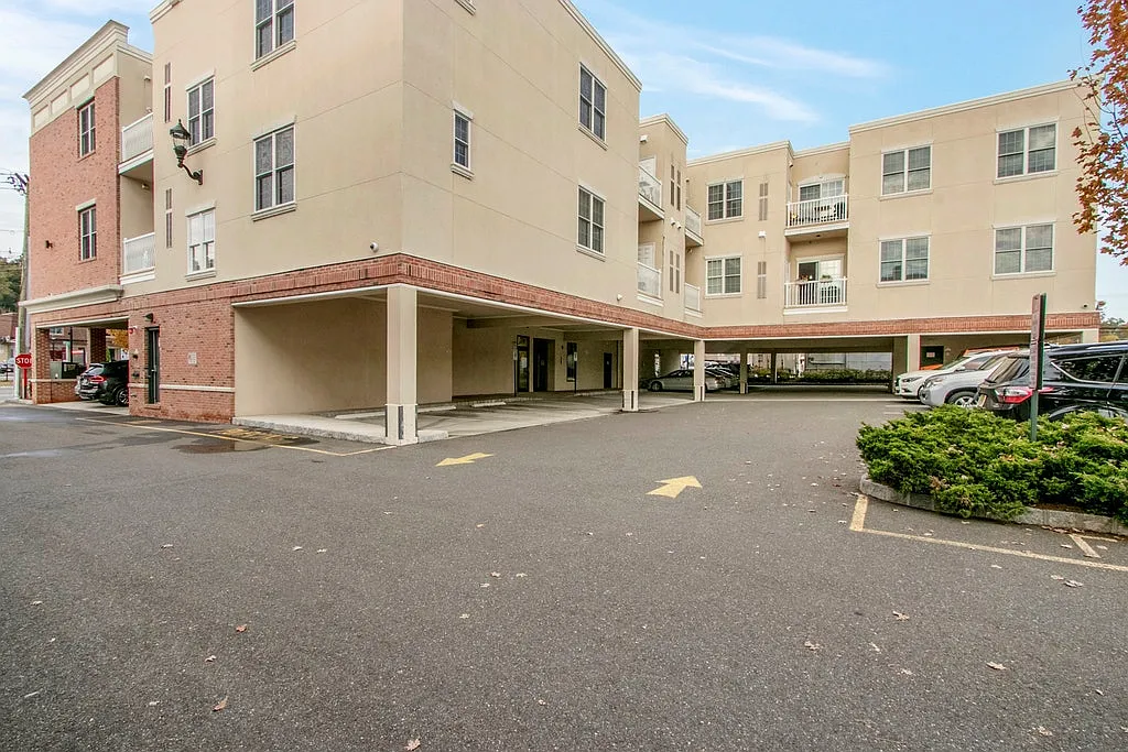2 bed, $2,950 — Photo 3