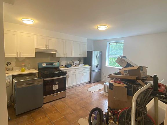 3rd image of 279 Columbia St #2