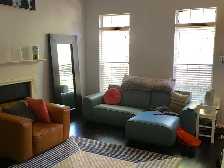 Livingroom w/furniture