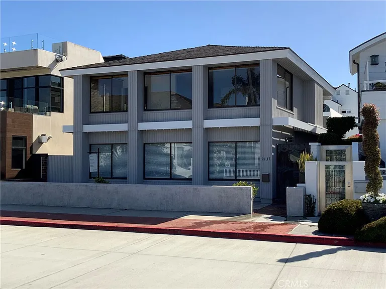 2137 Channel Rd — Photo 2