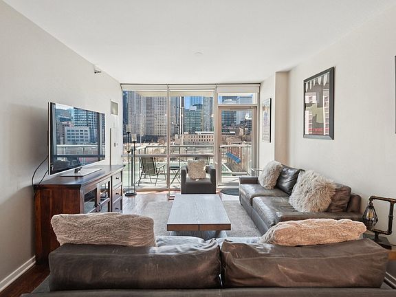 3rd image of 123 S Green St APT 505B